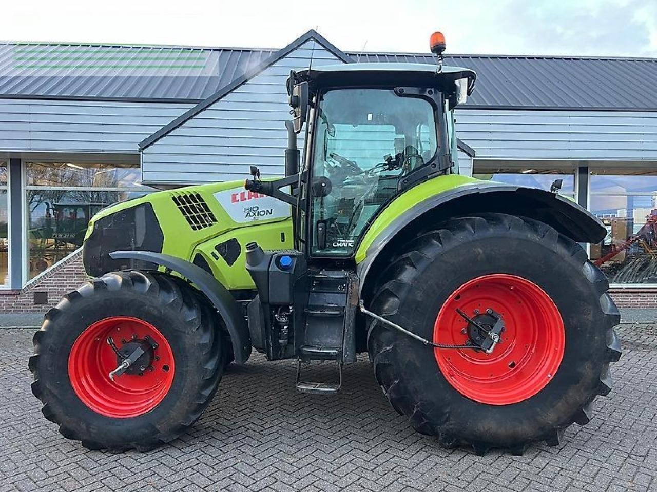 Traktor typu CLAAS axion 810 cmatic CMATIC, Gebrauchtmaschine w ag BROEKLAND (Zdjęcie 2)