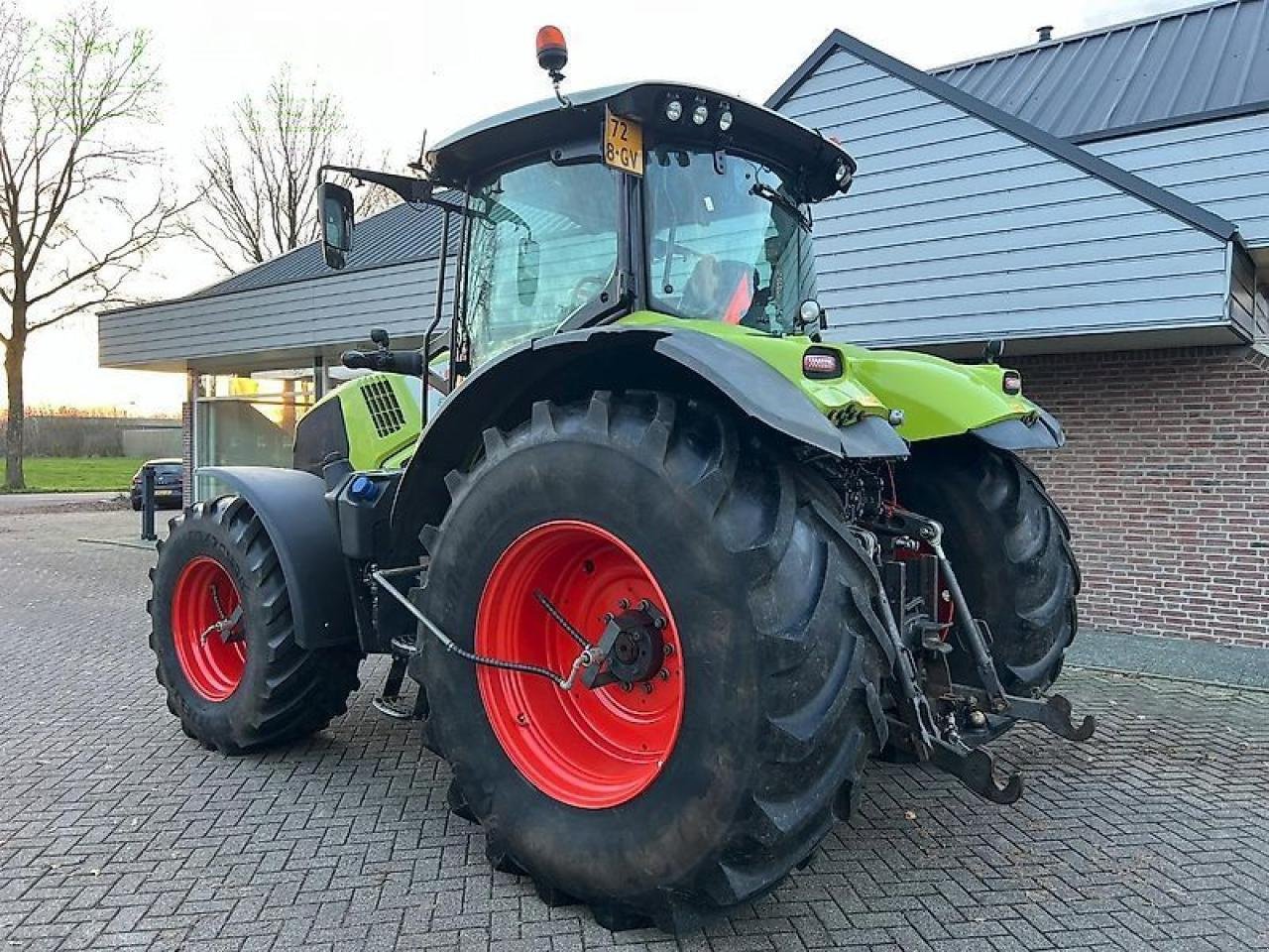 Traktor типа CLAAS axion 810 cmatic CMATIC, Gebrauchtmaschine в ag BROEKLAND (Фотография 3)