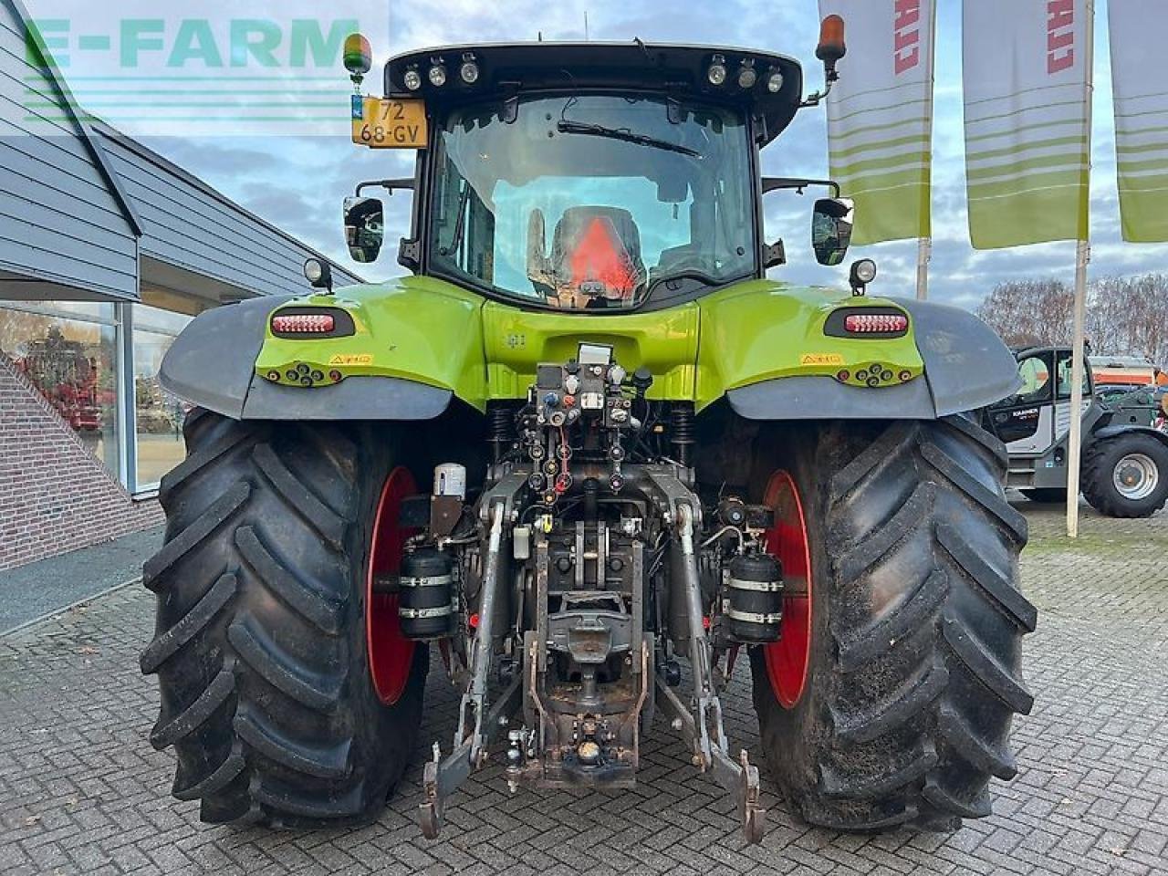 Traktor типа CLAAS axion 810 cmatic CMATIC, Gebrauchtmaschine в ag BROEKLAND (Фотография 4)