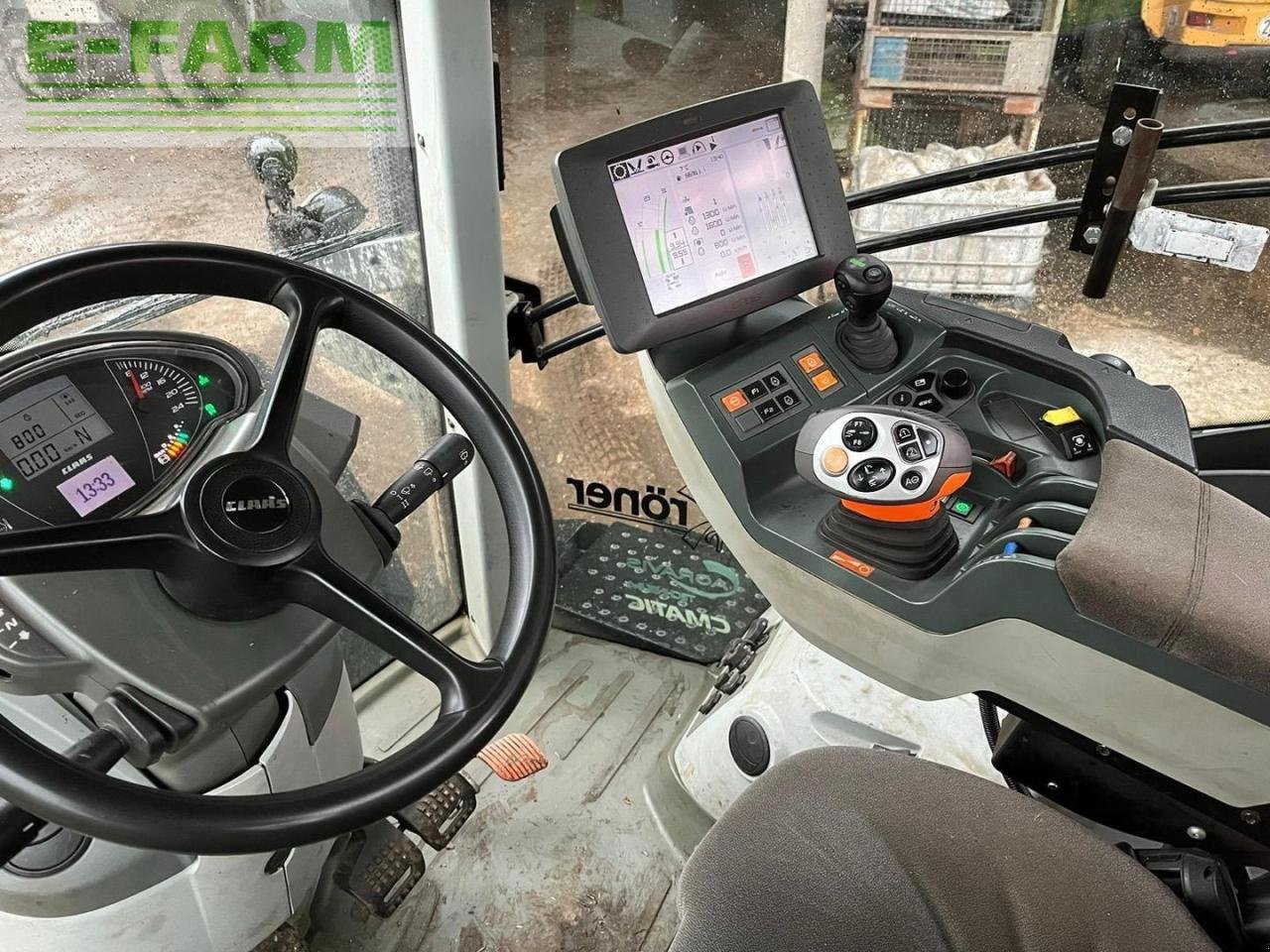 Traktor типа CLAAS AXION 810 CMATIC CMATIC, Gebrauchtmaschine в Hamburg (Фотография 4)