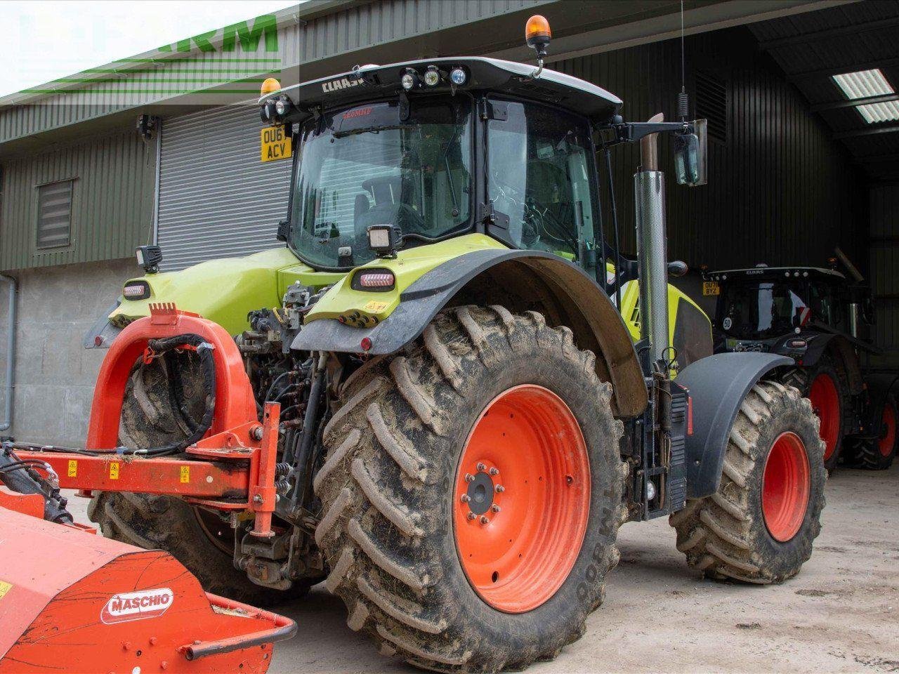 Traktor of the type CLAAS AXION 810 CMATIC CMATIC, Gebrauchtmaschine in CIRENCESTER (Picture 10)