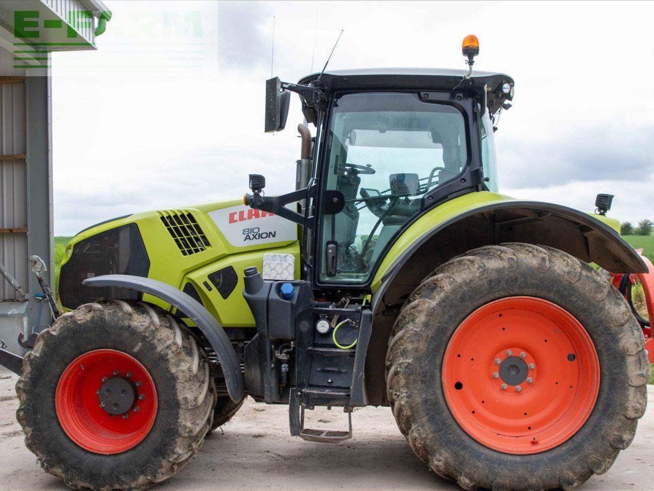 Traktor of the type CLAAS AXION 810 CMATIC CMATIC, Gebrauchtmaschine in CIRENCESTER (Picture 14)