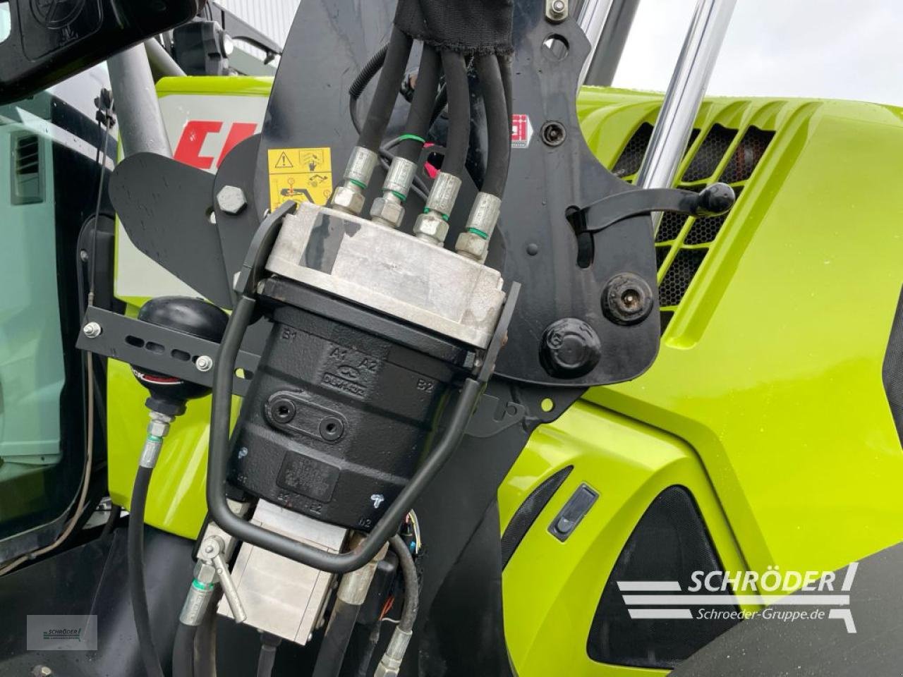 Traktor van het type CLAAS AXION 810 CMATIC RTK, Gebrauchtmaschine in Wildeshausen (Foto 22)