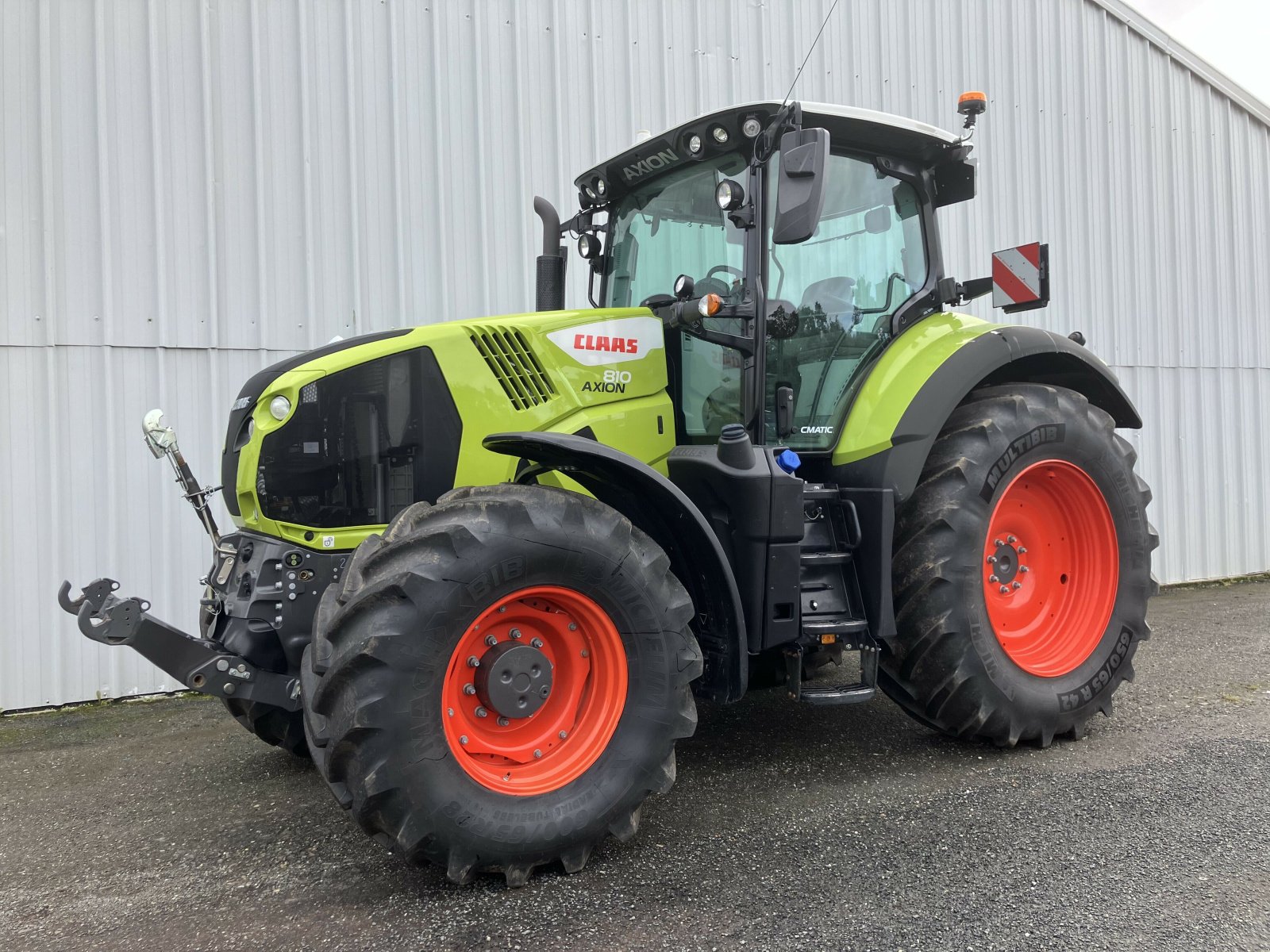 Traktor typu CLAAS AXION 810 CMATIC S5, Gebrauchtmaschine v PLOUIGNEAU (Obrázek 1)