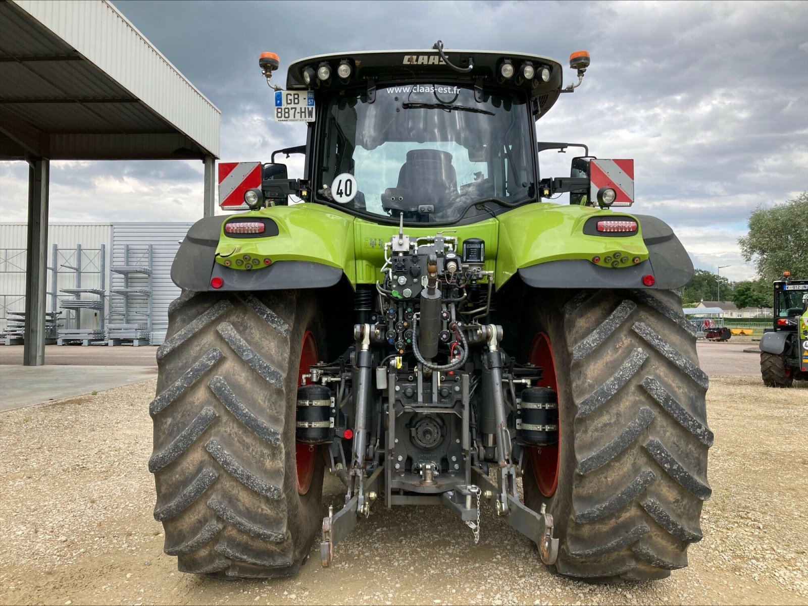 Traktor типа CLAAS AXION 810 CMATIC S5, Gebrauchtmaschine в CHEMINOT (Фотография 6)