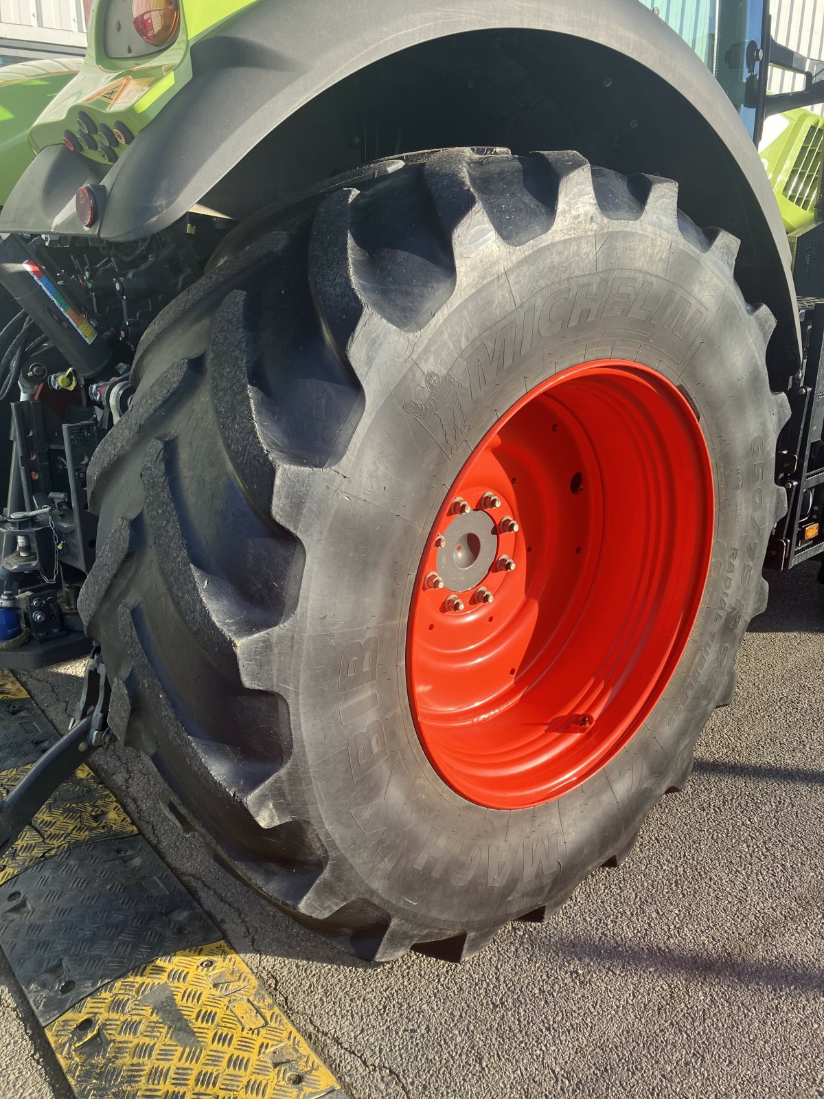 Traktor типа CLAAS AXION 810 CMATIC S5, Gebrauchtmaschine в BLENDECQUES (Фотография 7)