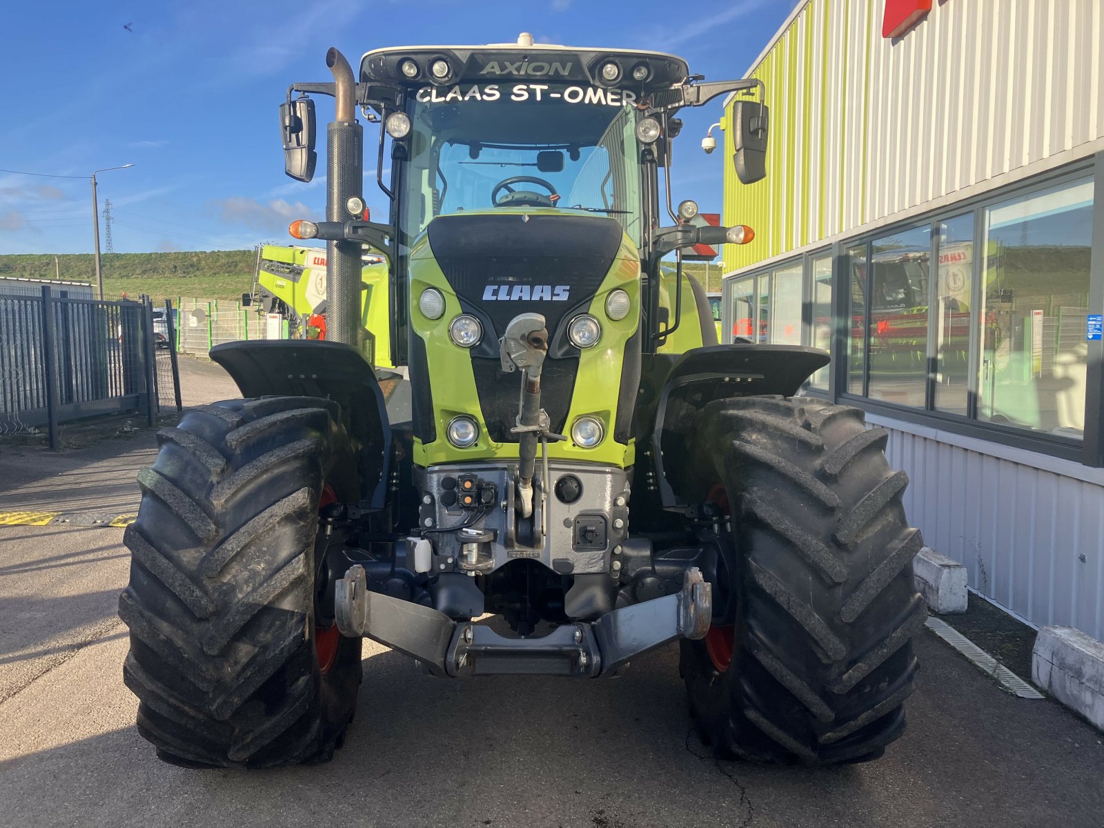 Traktor типа CLAAS AXION 810 CMATIC S5, Gebrauchtmaschine в BLENDECQUES (Фотография 4)