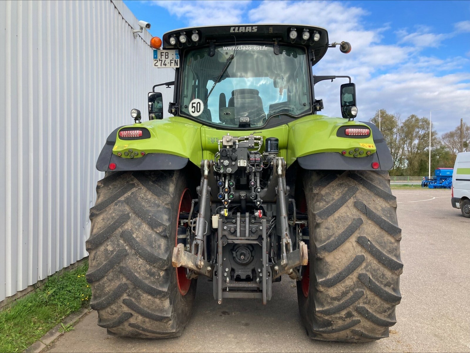 Traktor des Typs CLAAS AXION 810 CMATIC, Gebrauchtmaschine in CHEMINOT (Bild 6)