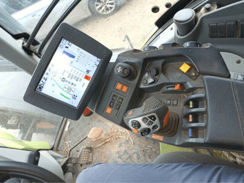 Traktor typu CLAAS AXION 810 CMATIC, Gebrauchtmaschine v PONTIVY (Obrázek 4)