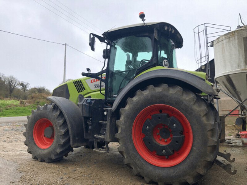 Traktor typu CLAAS AXION 810 CMATIC, Gebrauchtmaschine v PONTIVY (Obrázok 2)