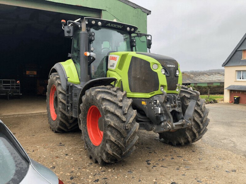 Traktor du type CLAAS AXION 810 CMATIC, Gebrauchtmaschine en PONTIVY (Photo 1)