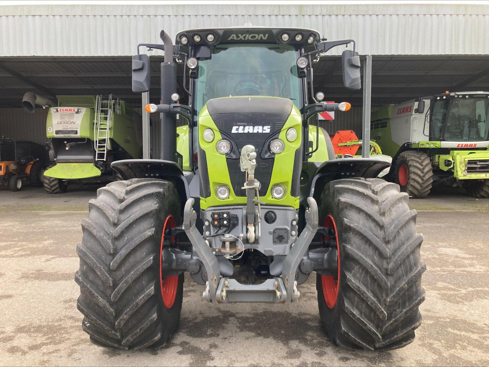 Traktor от тип CLAAS AXION 810 HEXASHIFT S5, Gebrauchtmaschine в CHEMINOT (Снимка 5)