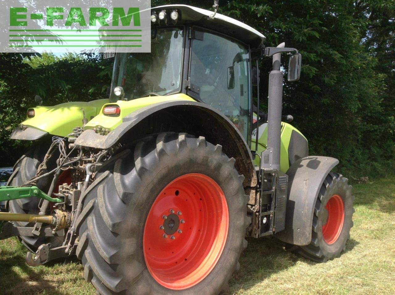 Traktor типа CLAAS axion 810 t4f cmatic, Gebrauchtmaschine в PONTIVY (56 - MORBIHAN) (Фотография 2)