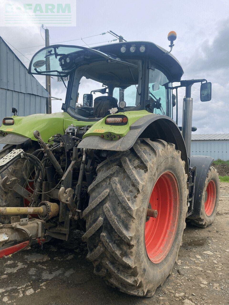 Traktor des Typs CLAAS axion 810 t4f, Gebrauchtmaschine in PONTIVY (56 - MORBIHAN) (Bild 5)