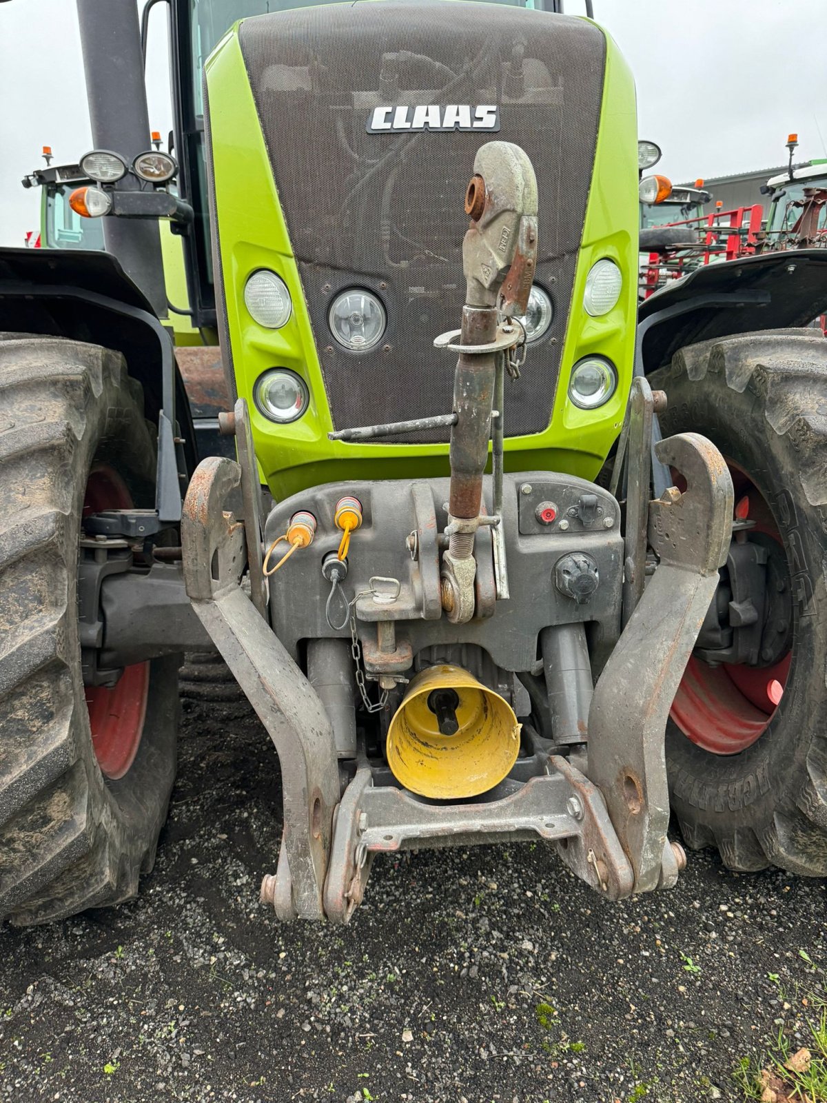 Traktor van het type CLAAS Axion 810, Gebrauchtmaschine in Bevern (Foto 3)