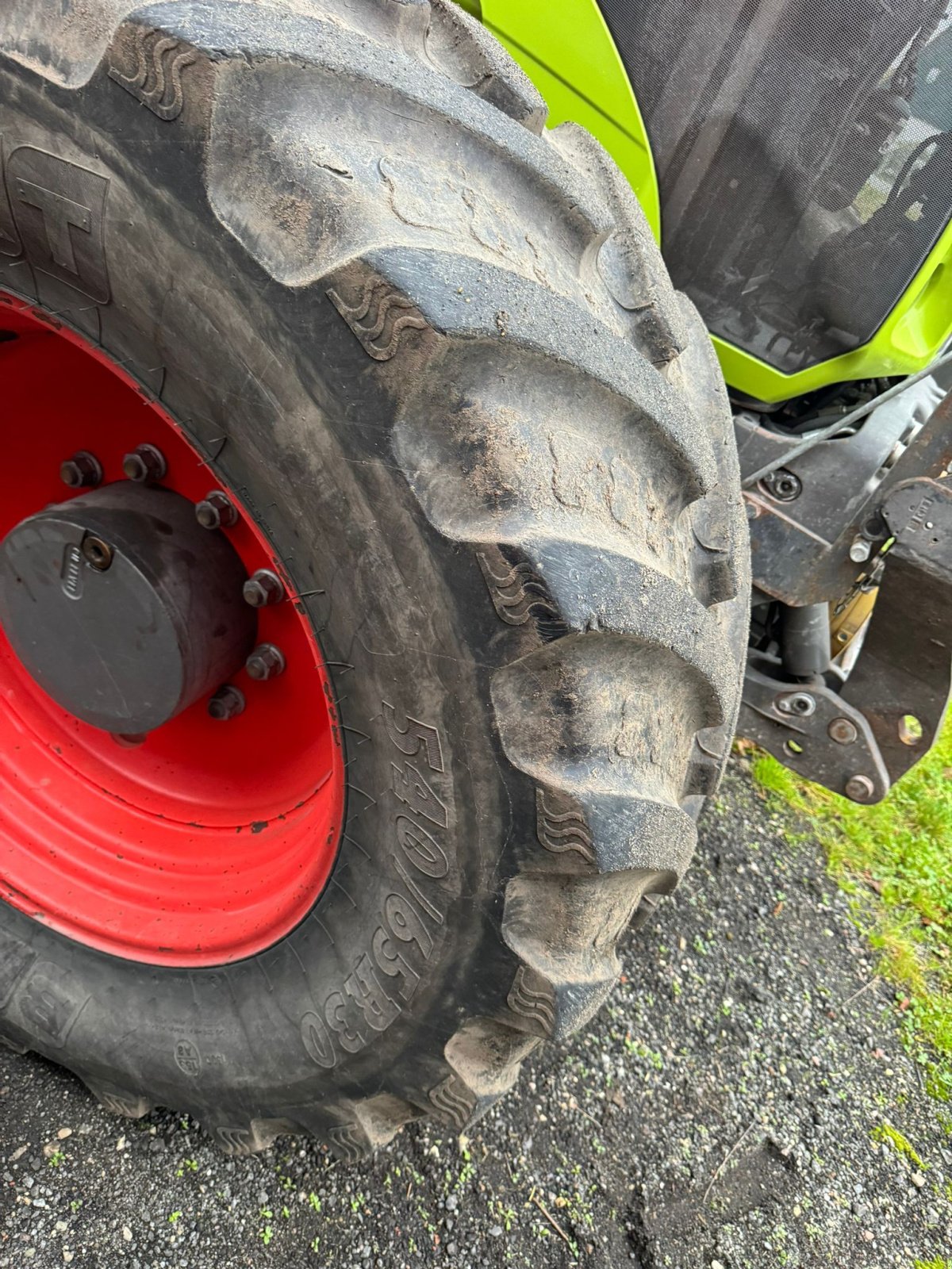 Traktor van het type CLAAS Axion 810, Gebrauchtmaschine in Bevern (Foto 4)