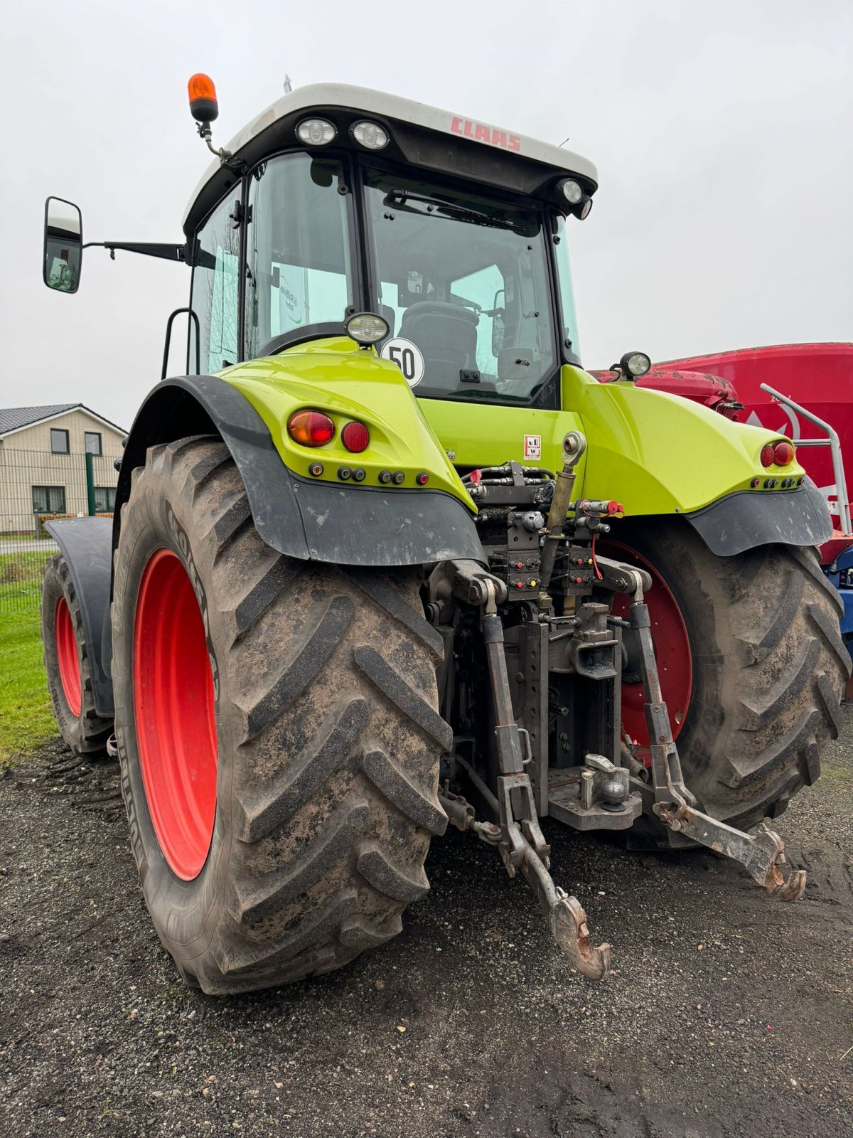 Traktor van het type CLAAS Axion 810, Gebrauchtmaschine in Bevern (Foto 7)