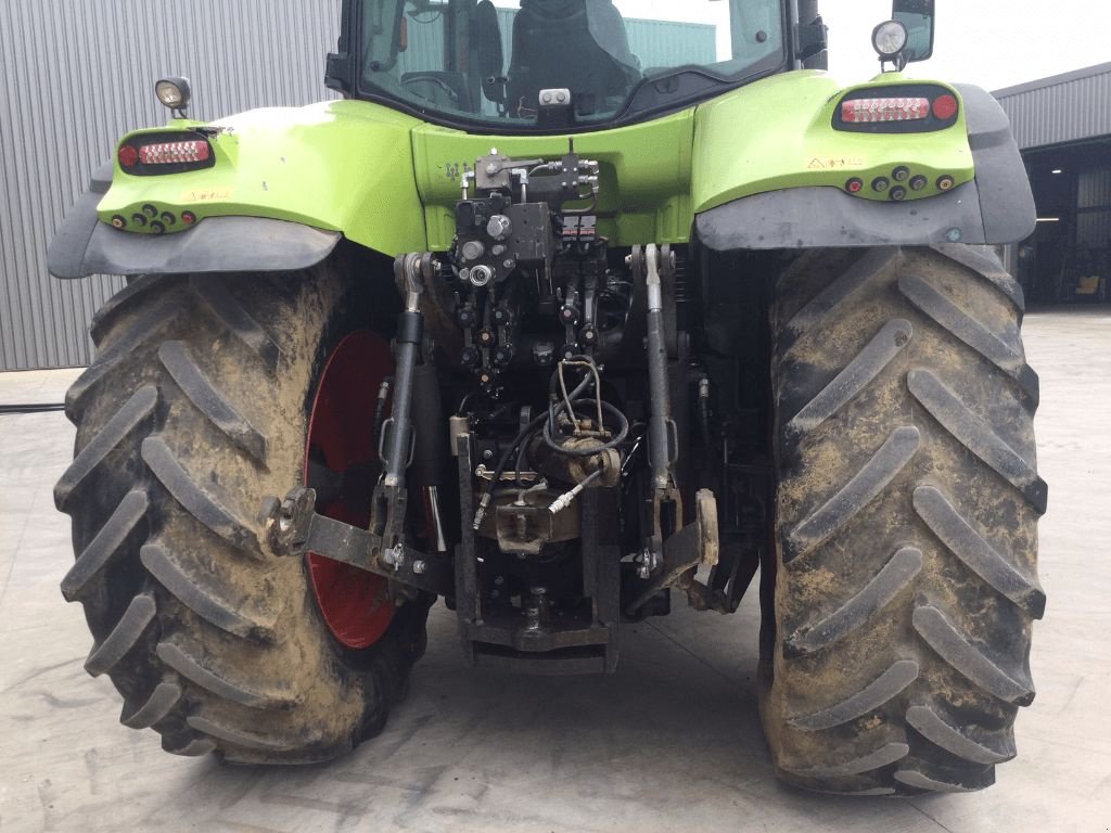 Traktor des Typs CLAAS AXION 810, Gebrauchtmaschine in Vogelsheim (Bild 3)