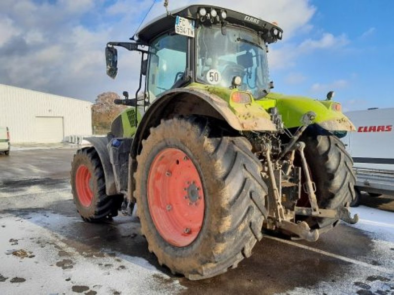 Traktor typu CLAAS AXION 810, Gebrauchtmaschine v VELAINES (Obrázok 2)