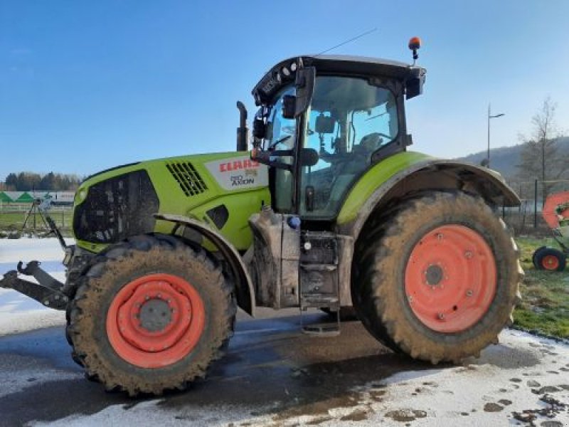 Traktor от тип CLAAS AXION 810, Gebrauchtmaschine в VELAINES (Снимка 1)