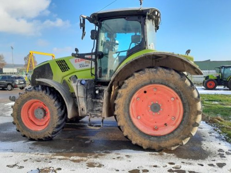 Traktor Türe ait CLAAS AXION 810, Gebrauchtmaschine içinde VELAINES (resim 2)