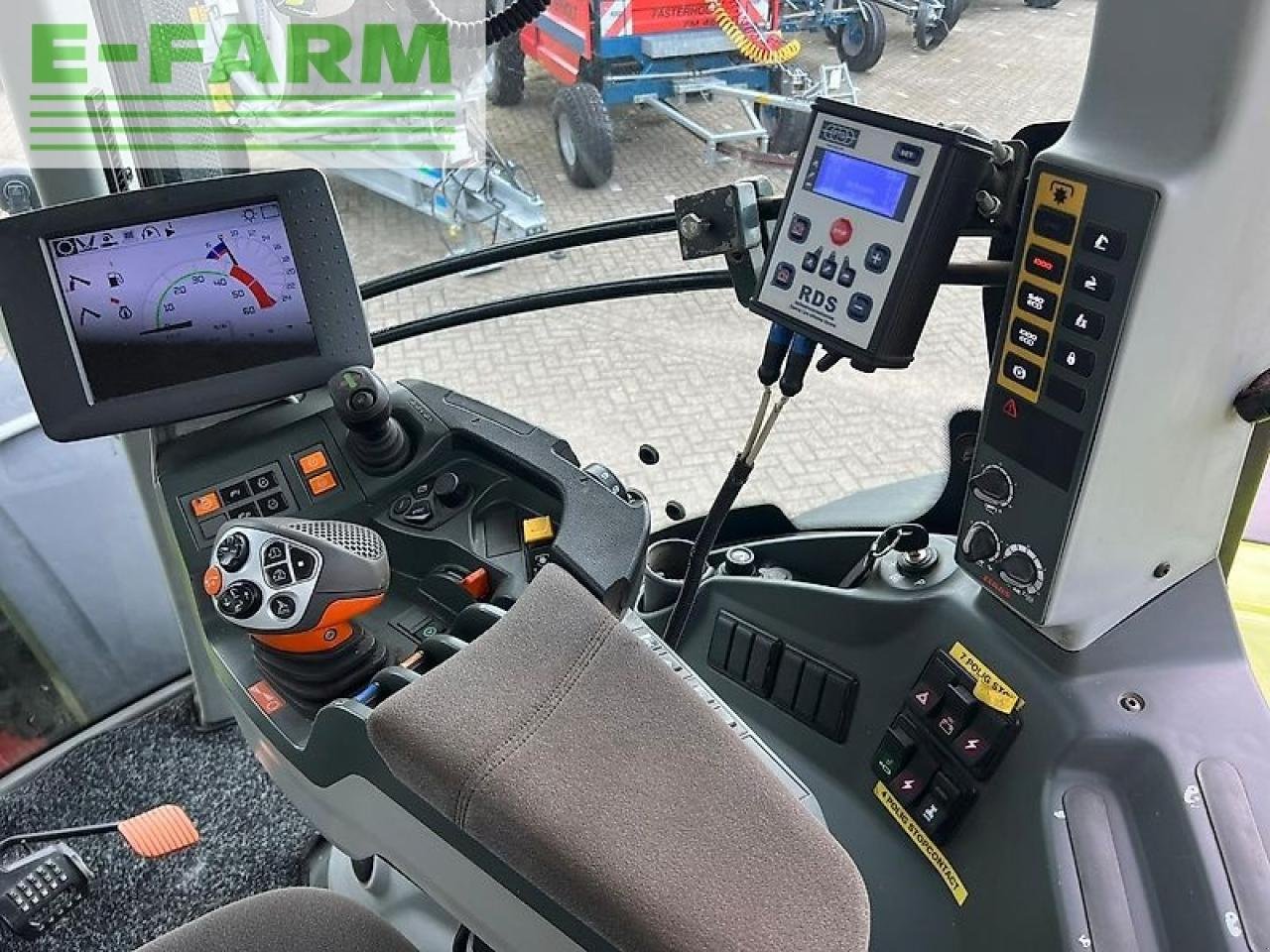 Traktor typu CLAAS axion 810, Gebrauchtmaschine v ag BROEKLAND (Obrázek 11)