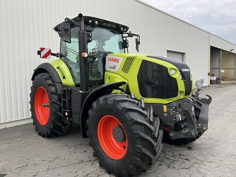 Traktor typu CLAAS AXION 810, Gebrauchtmaschine w Charnay-lès-macon (Zdjęcie 2)