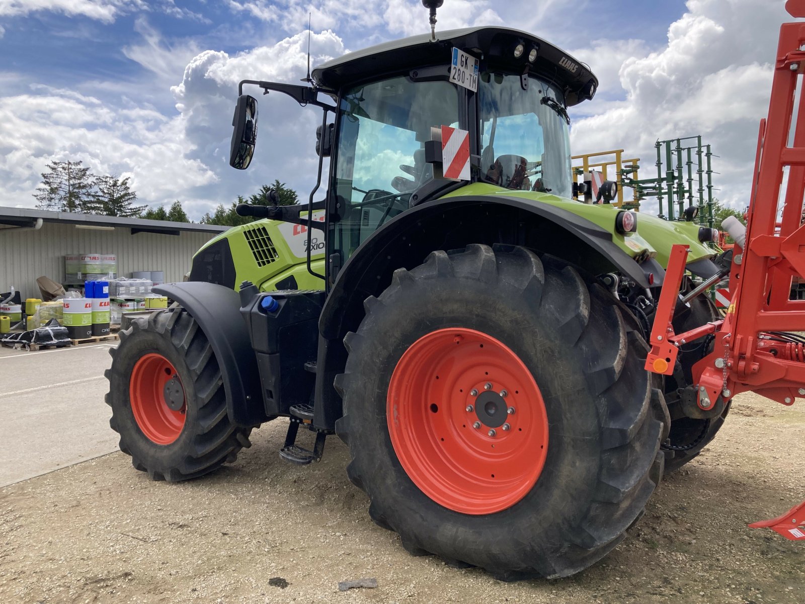 Traktor типа CLAAS AXION 810, Gebrauchtmaschine в LAIGNES (Фотография 3)