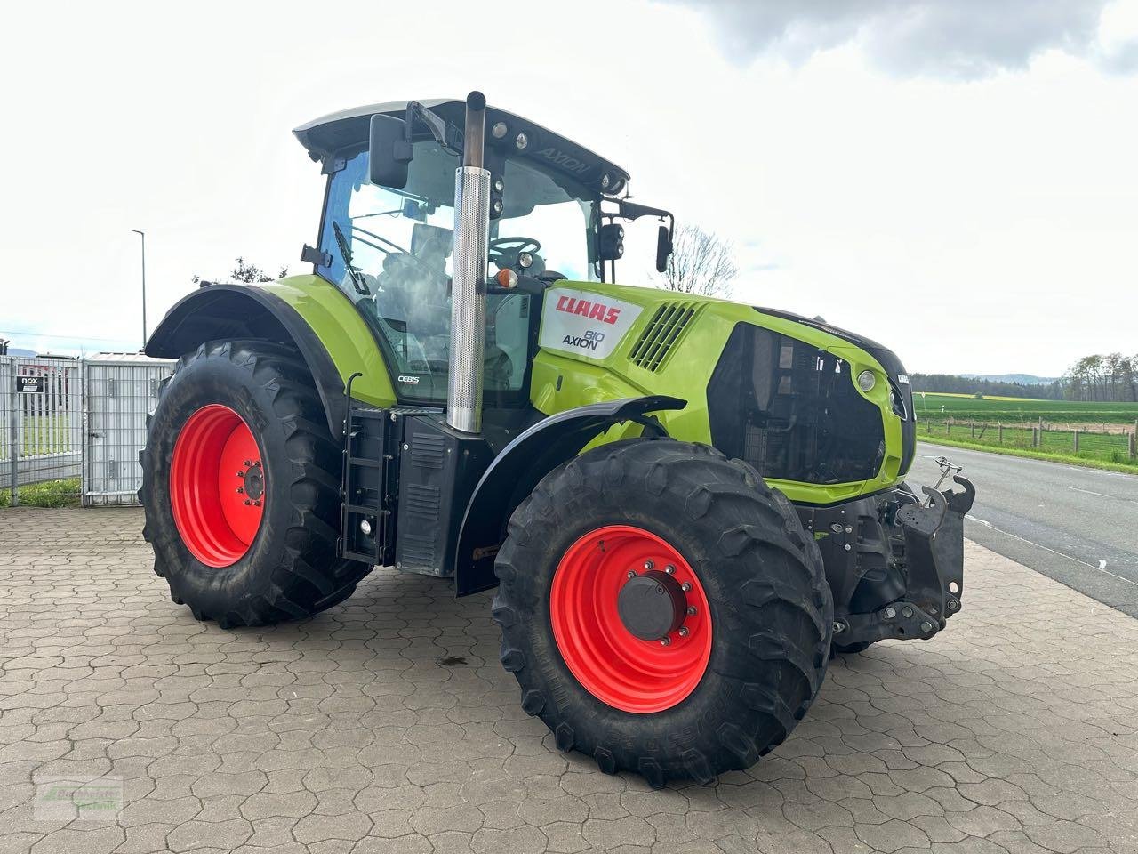 Traktor Türe ait CLAAS Axion 810, Gebrauchtmaschine içinde Coppenbruegge (resim 4)