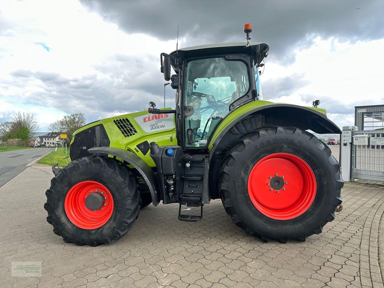 Traktor Türe ait CLAAS Axion 810, Gebrauchtmaschine içinde Coppenbruegge (resim 9)