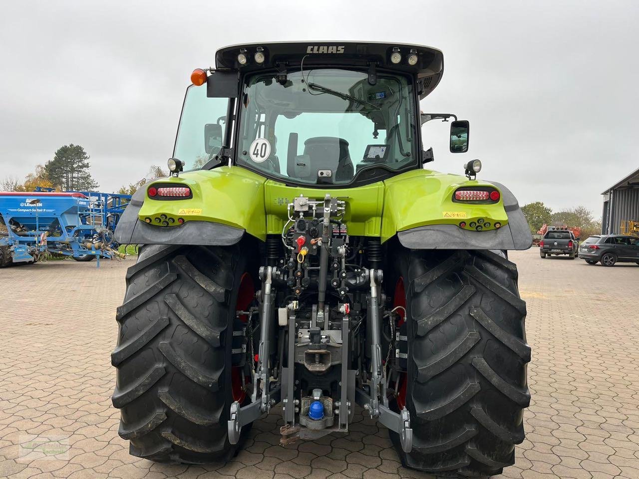 Traktor van het type CLAAS Axion 810, Gebrauchtmaschine in Coppenbruegge (Foto 4)