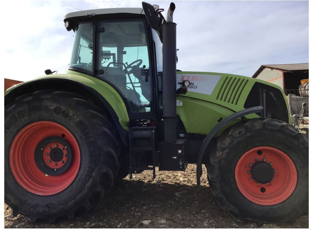 Traktor typu CLAAS AXION 820 CEBIS, Gebrauchtmaschine v BOULOGNE SUR GESSE (Obrázok 2)