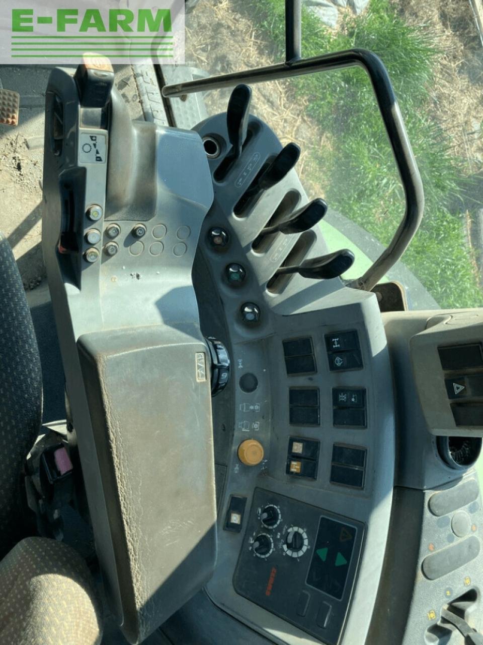 Traktor del tipo CLAAS axion 820 cis (a30/200), Gebrauchtmaschine en ST ANDIOL (Imagen 11)