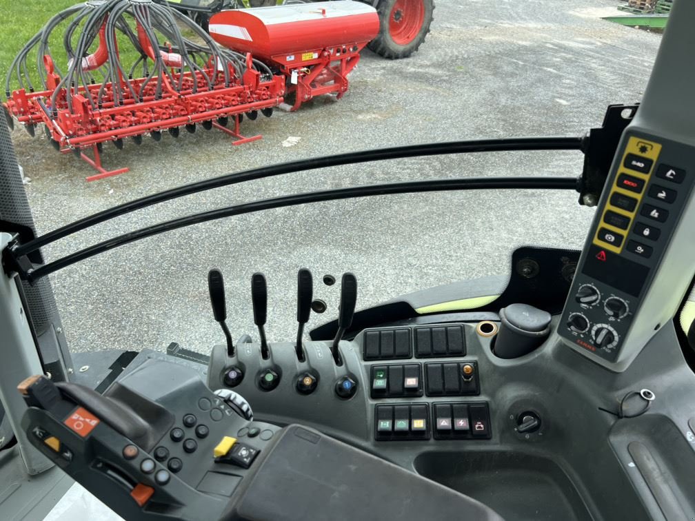 Traktor del tipo CLAAS AXION 820 CIS, Gebrauchtmaschine en Aubiet (Imagen 10)