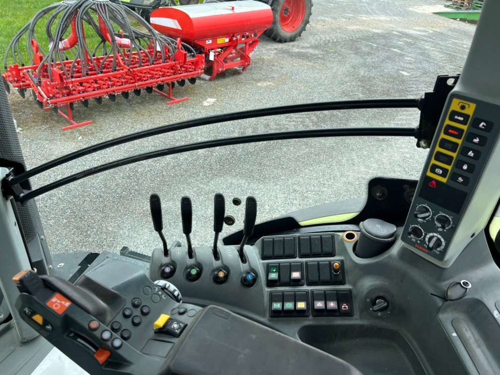 Traktor of the type CLAAS AXION 820 CIS, Gebrauchtmaschine in SAINT GAUDENS (Picture 10)