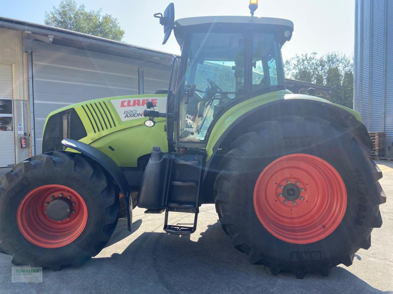 Traktor del tipo CLAAS Axion 820 Cmatic Vollaussattung top  Zustand, Gebrauchtmaschine en Geiselhöring (Imagen 2)