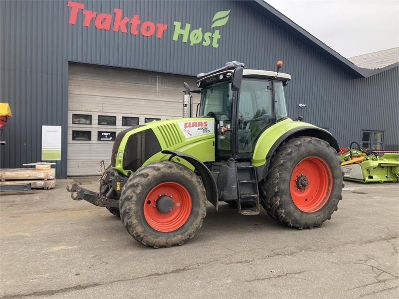 Traktor of the type CLAAS AXION 820 CMATIC, Gebrauchtmaschine in Kolding (Picture 1)