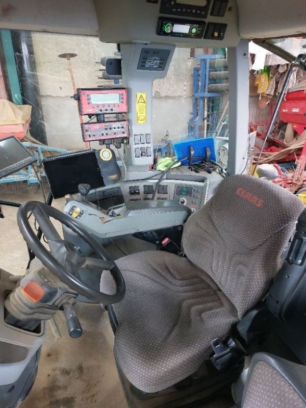 Traktor tip CLAAS AXION 820 CMATIC, Gebrauchtmaschine in BRAS SUR MEUSE (Poză 5)