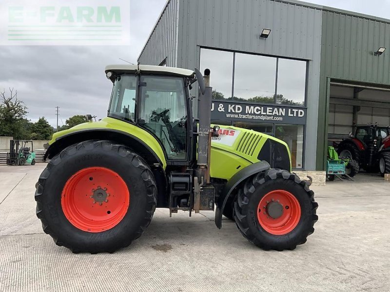 Traktor of the type CLAAS axion 820 tractor (st20874), Gebrauchtmaschine in SHAFTESBURY (Picture 1)