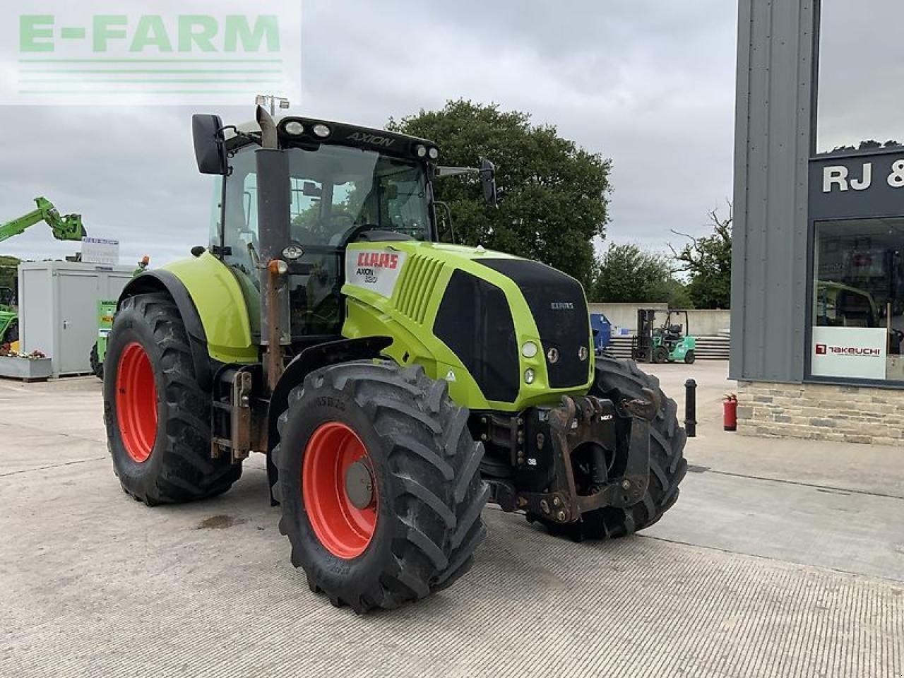 Traktor des Typs CLAAS axion 820 tractor (st20874), Gebrauchtmaschine in SHAFTESBURY (Bild 2)