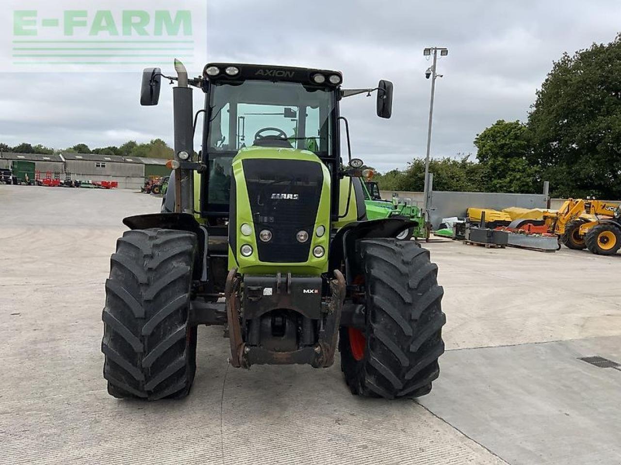 Traktor от тип CLAAS axion 820 tractor (st20874), Gebrauchtmaschine в SHAFTESBURY (Снимка 3)