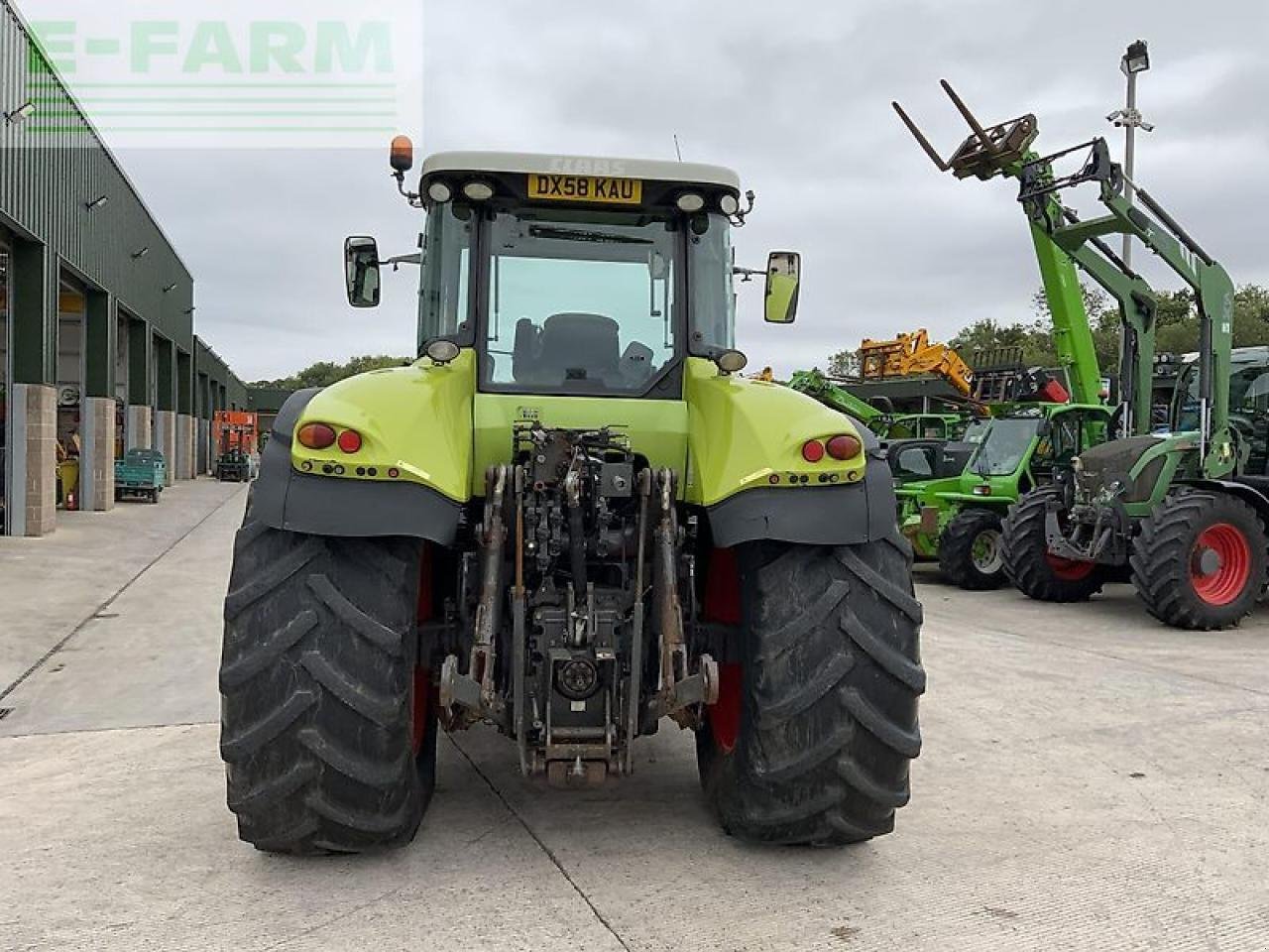 Traktor типа CLAAS axion 820 tractor (st20874), Gebrauchtmaschine в SHAFTESBURY (Фотография 7)