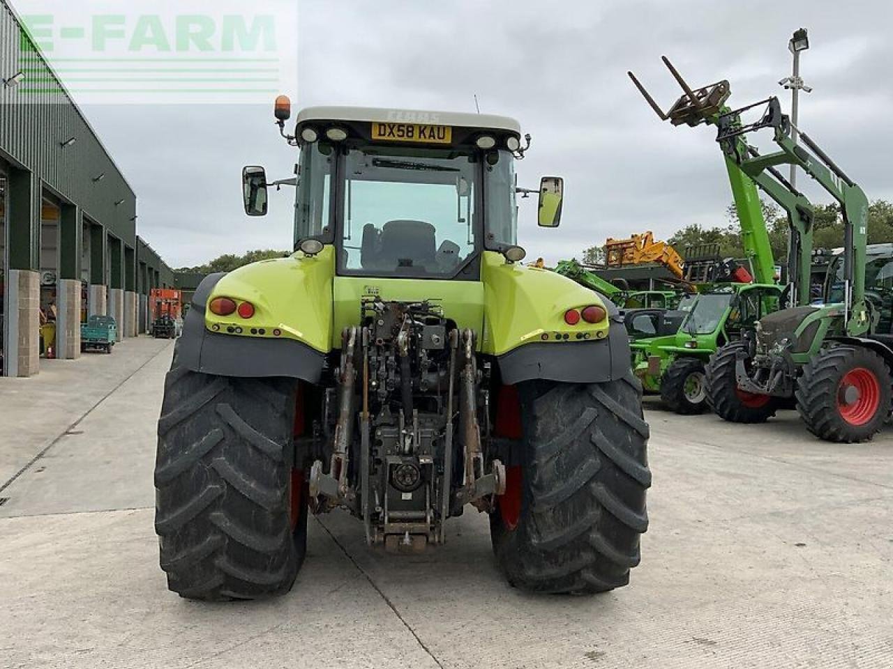 Traktor van het type CLAAS axion 820 tractor (st20874), Gebrauchtmaschine in SHAFTESBURY (Foto 7)