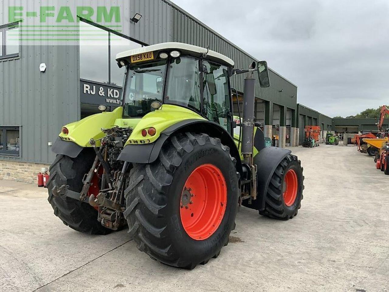 Traktor van het type CLAAS axion 820 tractor (st20874), Gebrauchtmaschine in SHAFTESBURY (Foto 8)