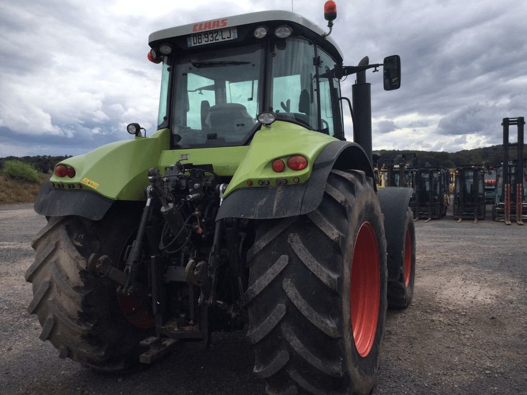 Traktor typu CLAAS AXION 820, Gebrauchtmaschine w azerailles (Zdjęcie 4)