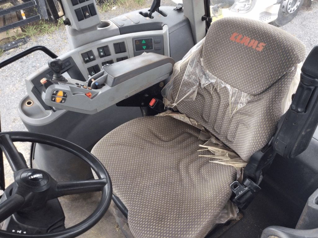 Traktor del tipo CLAAS AXION 820, Gebrauchtmaschine en azerailles (Imagen 6)