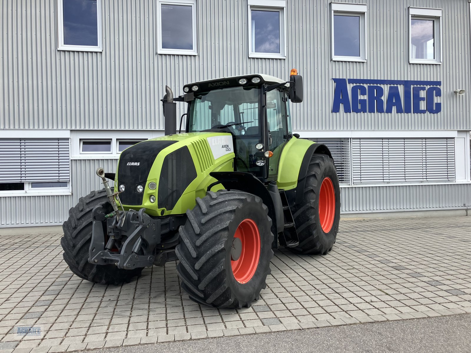 Traktor typu CLAAS Axion 820, Gebrauchtmaschine v Salching bei Straubing (Obrázek 1)