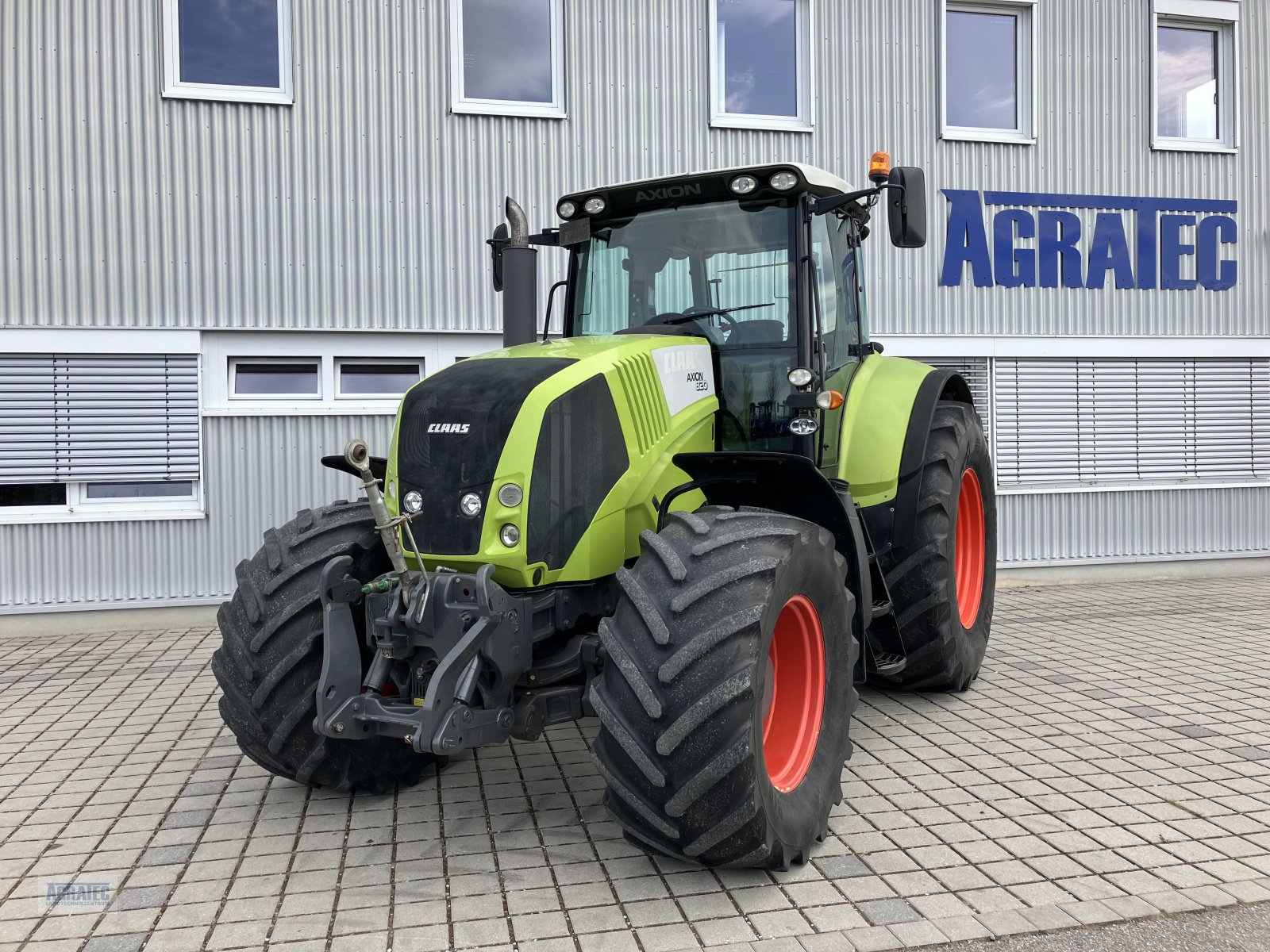 Traktor van het type CLAAS Axion 820, Gebrauchtmaschine in Salching bei Straubing (Foto 2)