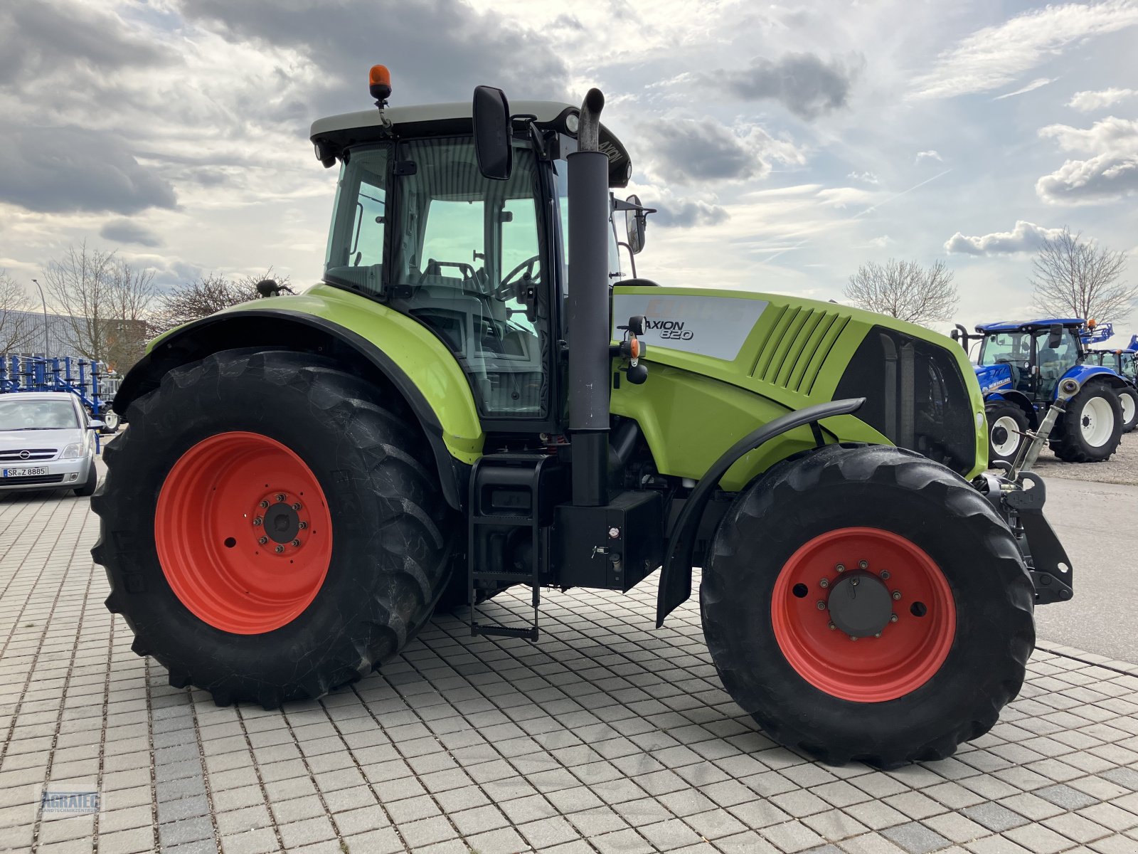 Traktor του τύπου CLAAS Axion 820, Gebrauchtmaschine σε Salching bei Straubing (Φωτογραφία 8)