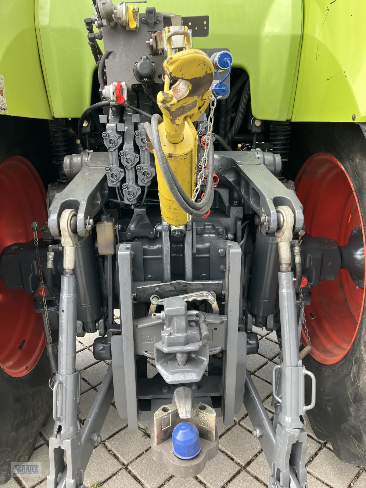 Traktor van het type CLAAS Axion 820, Gebrauchtmaschine in Salching bei Straubing (Foto 10)